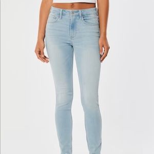Hollister Light Wash skinny Jeans